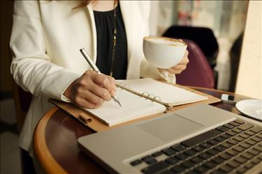 job seeker planning out her day