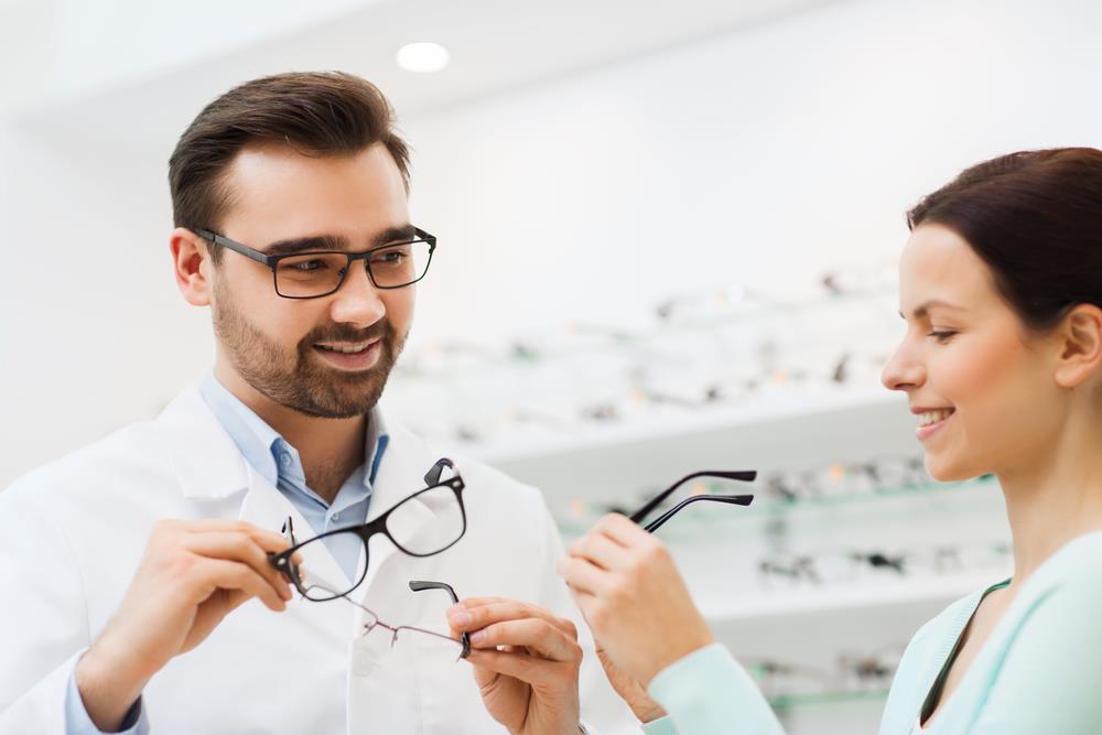 Optician training and education requirements