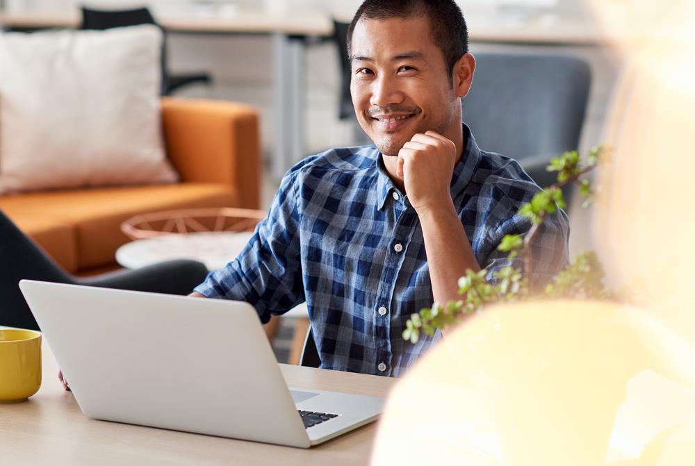 Job seeker satisfied with the opportunities he's found online