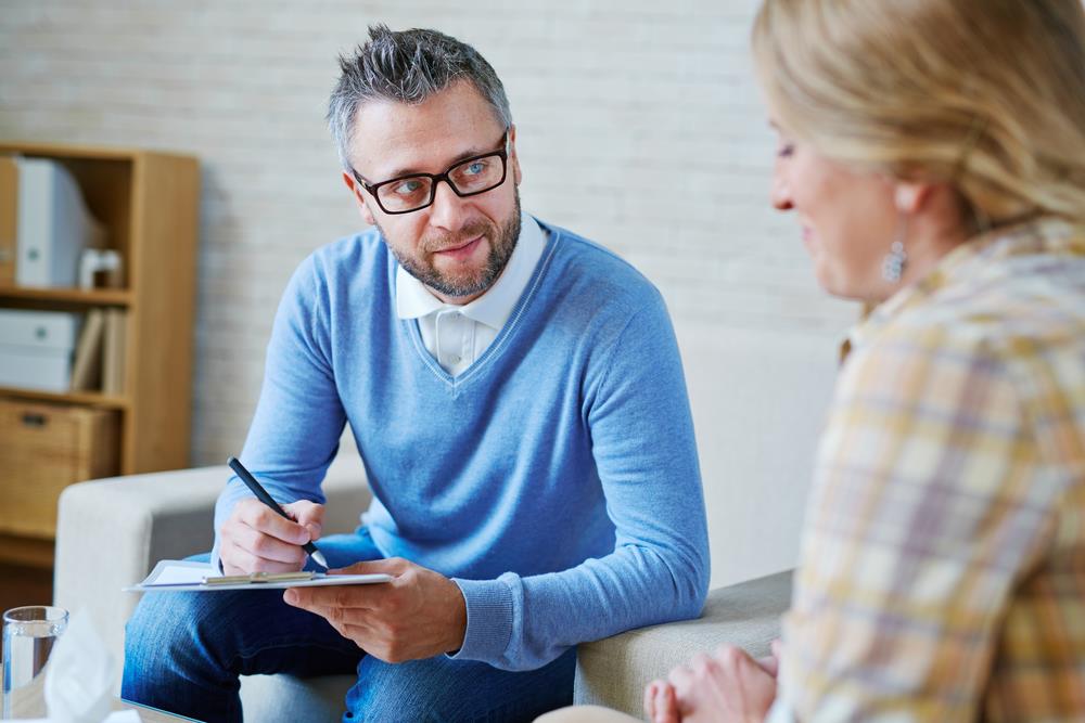 client talking to her therapist during appointment