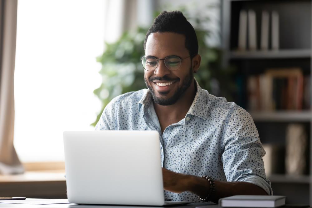 employee working from home with a remote part-time job