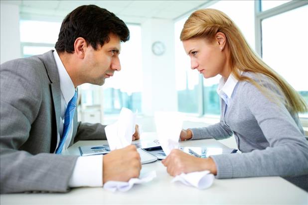 hr and hiring manager disagreeing over whom to hire