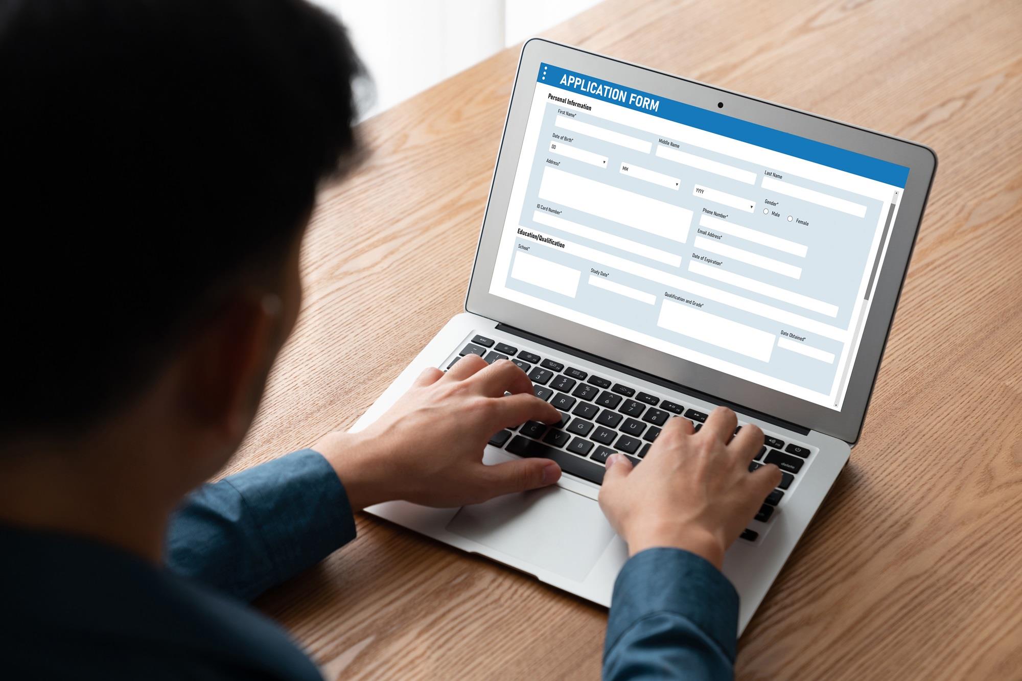 job seeker completing an online application
