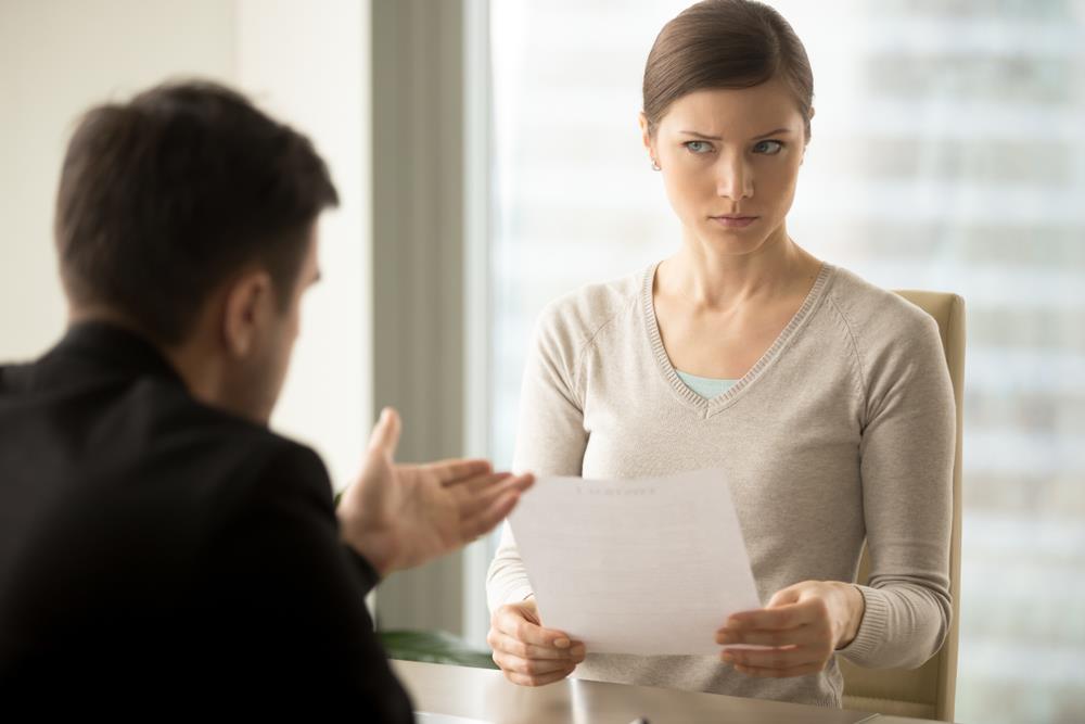 Job seeker hesitating to provide her social security number to HR