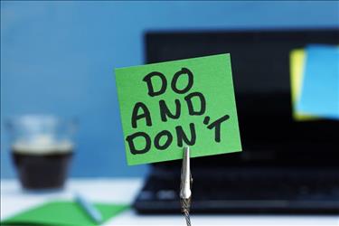 "Do and Don't" written on sticky note