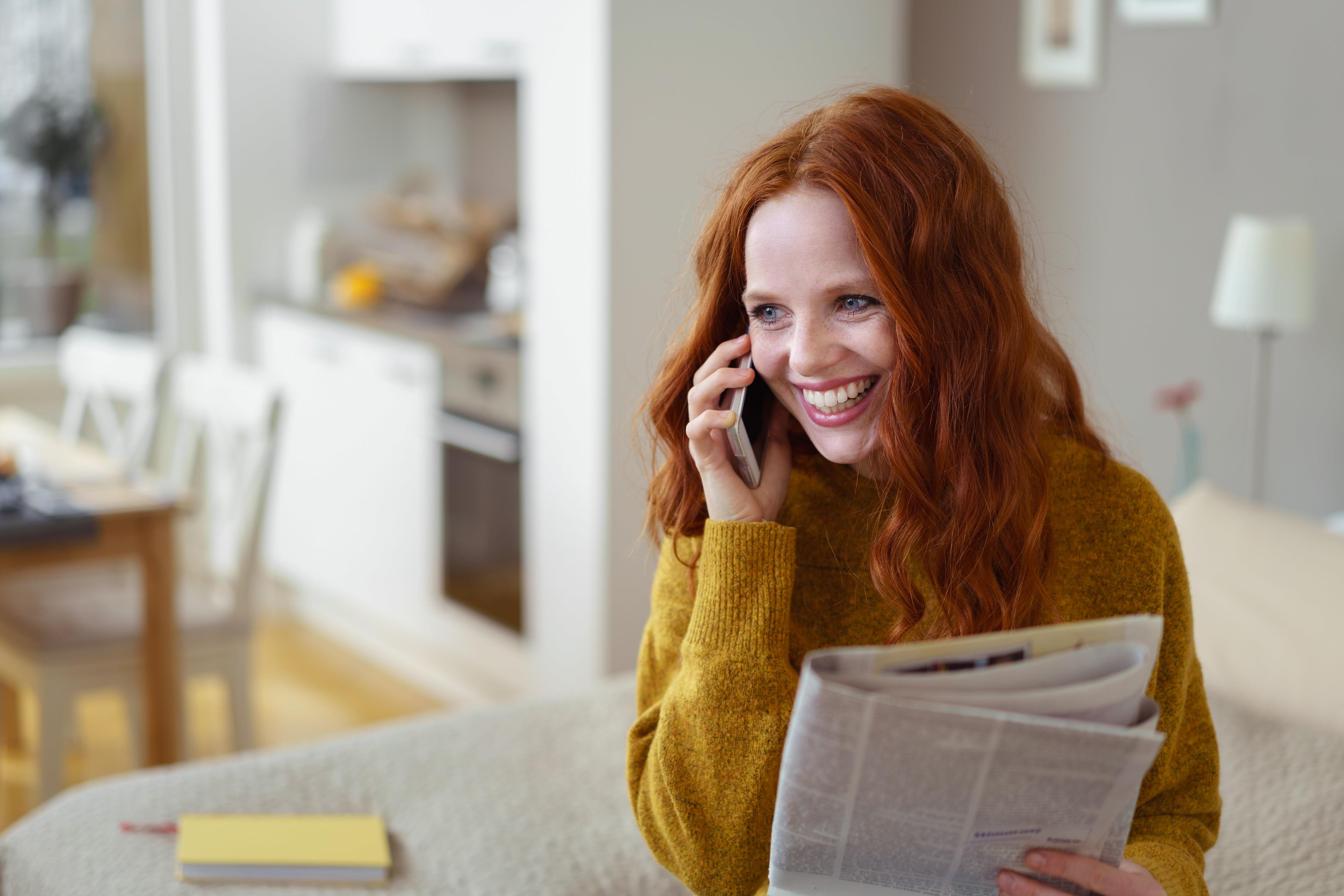 passive candidate talking on the phone with a prospective employer